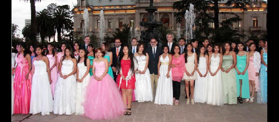 Pasacalle de quinceantildeeras