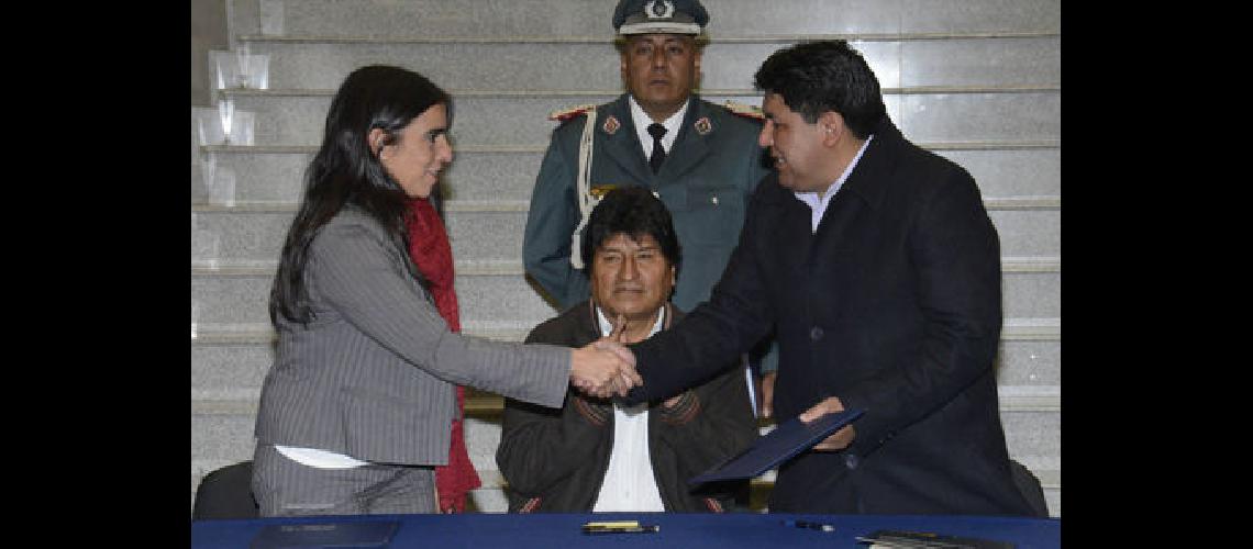 Denuncias y noticias falsas en redes sociales en Bolivia