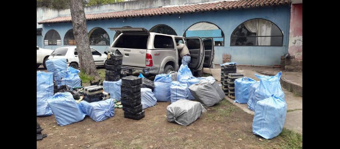 Dos detenidos con 900 kilos de hojas de coca