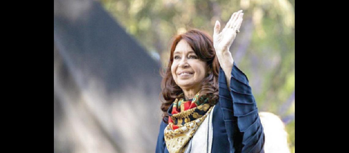 Revocaron dos procesamientos a Cristina Kirchner