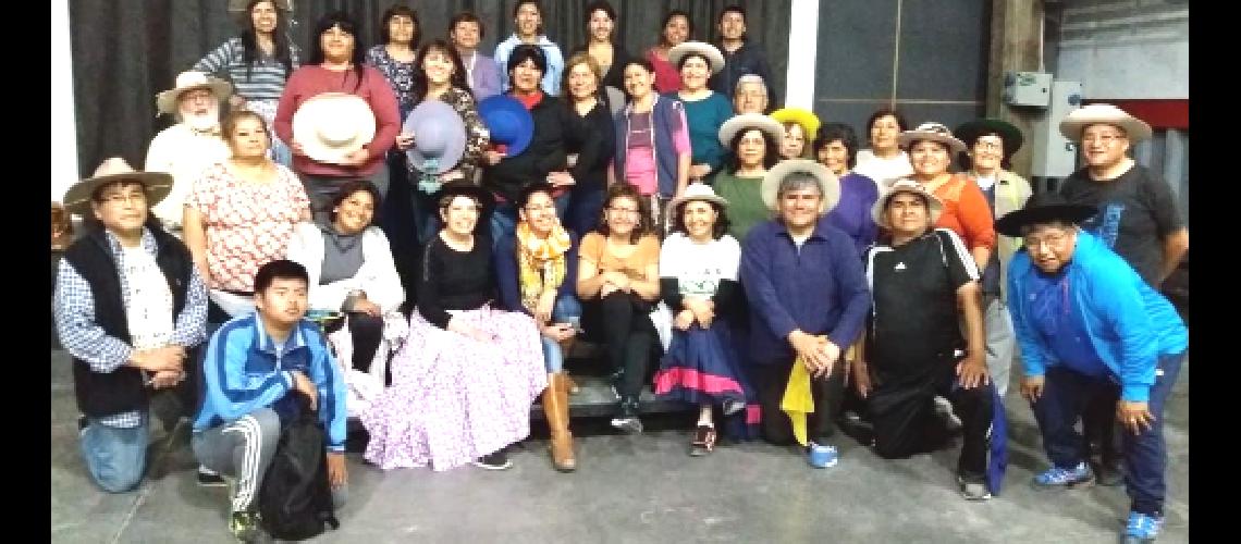 Ballet Flor de Lapacho en el Primavera del folclore