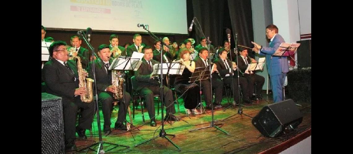 La Banda de Muacutesica Municipal #14719 de Abril#148 esta tarde en el #147Heacutector Tizoacuten#148