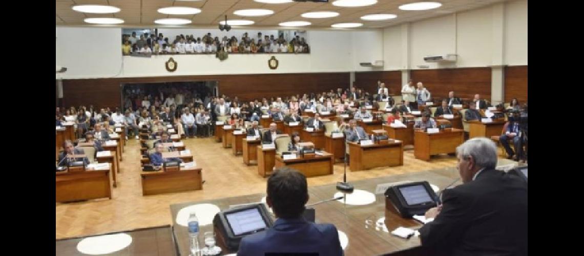 Juraron los 24 diputados que fueron electos en junio