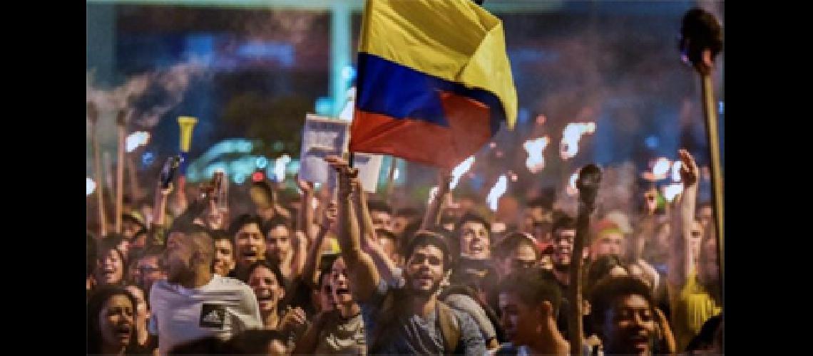 Denuncian la detencioacuten de 3 periodistas en Colombia 