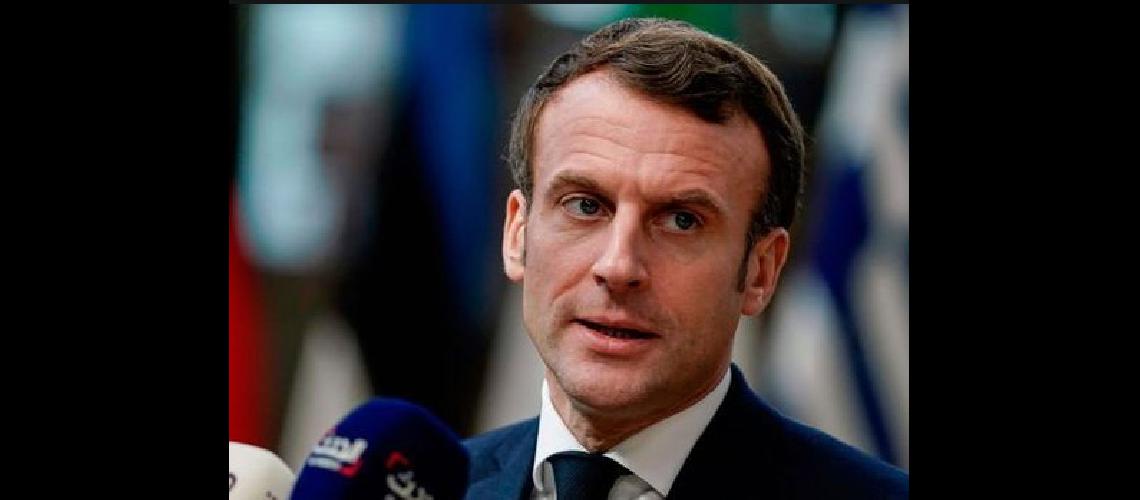 Macron fijoacute liacuteneas para la negociacioacuten por la jubilacioacuten