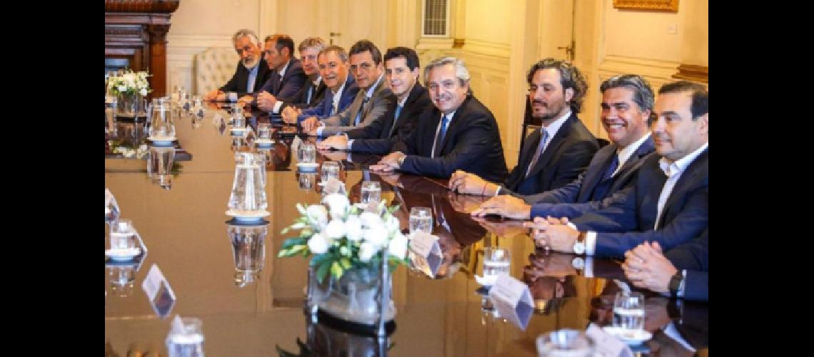El Gobierno otorgoacute anticipos financieros a cinco provincias