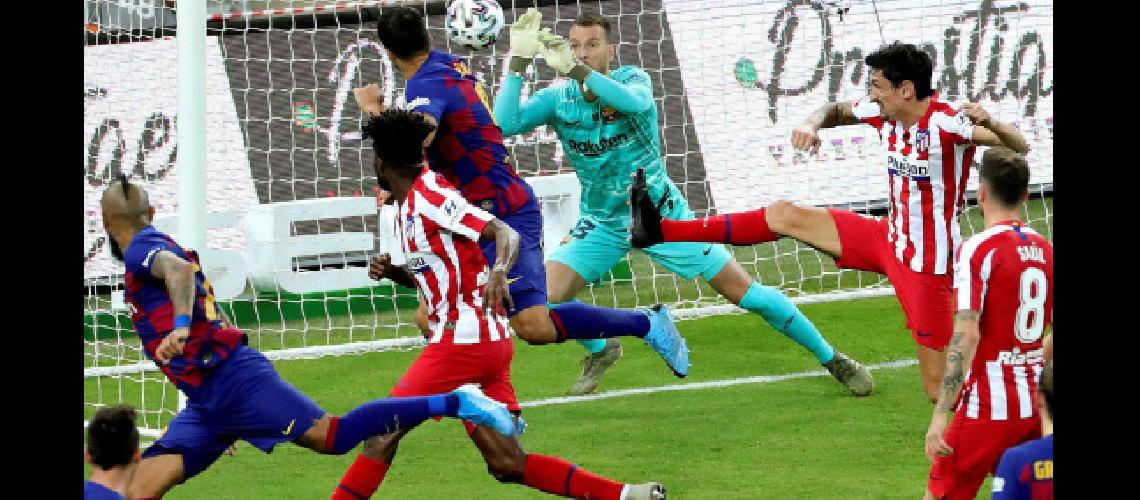 Barcelona y Atleacutetico de Madrid en la segunda semifinal de la Supercopa de Espantildea