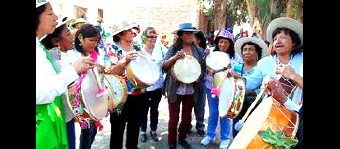 Encuentro de Copleros al compaacutes de erkes y cajas