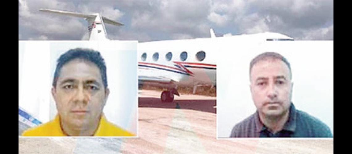 Secuestran una tonelada de cocaiacutena en un jet privado que partioacute de Salta