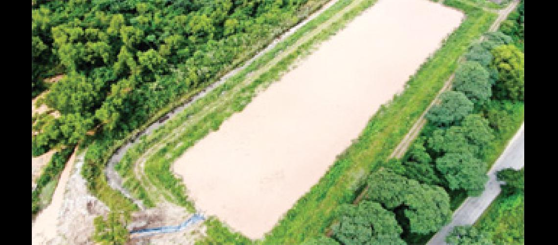 Laguna presedimentadora en Los Alisos