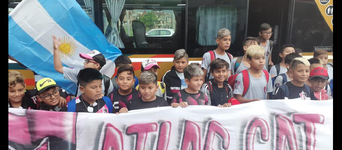 Chicos de Atlas compiten en Peruacute