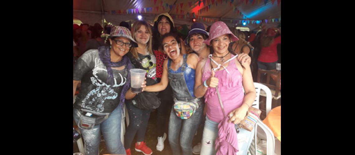 Las Comadres coparon los festejos y anticiparon el inicio del carnaval