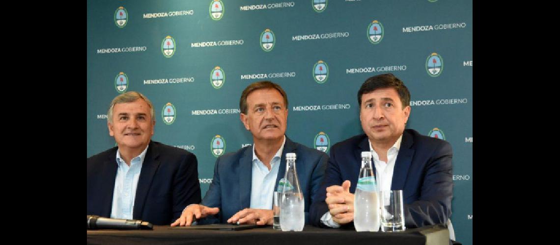 Morales destacoacute avances en el desarrollo de la produccioacuten vitiviniacutecola en Jujuy