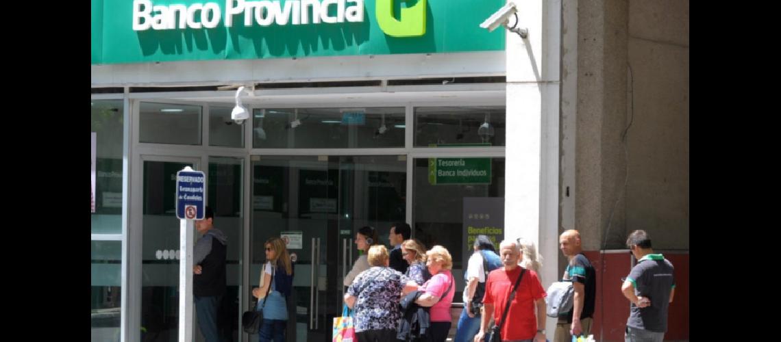El viernes reabriraacuten bancos para el pago a jubilados y beneficiarios