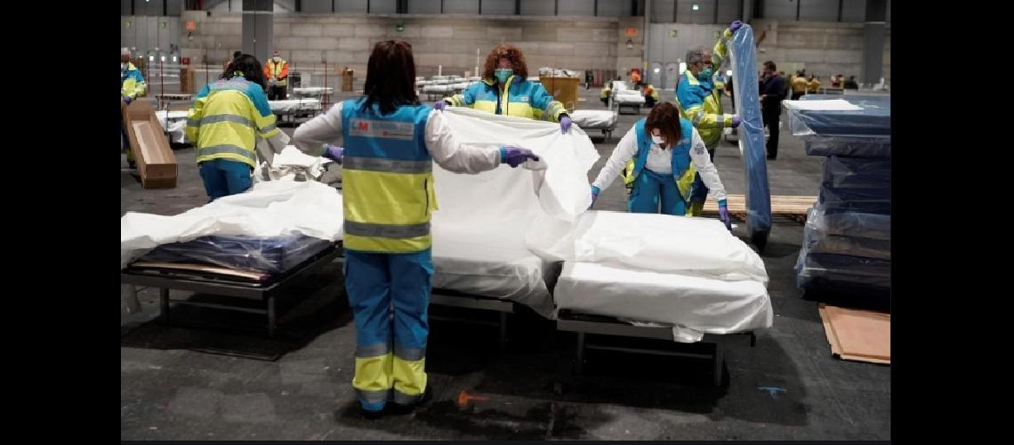 Espantildea reportoacute reacutecord de contagios como de muertos