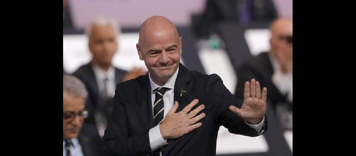 #147El fuacutetbol volveraacute cuando los Gobiernos lo autoricen#148 dijo Gianni Infantino