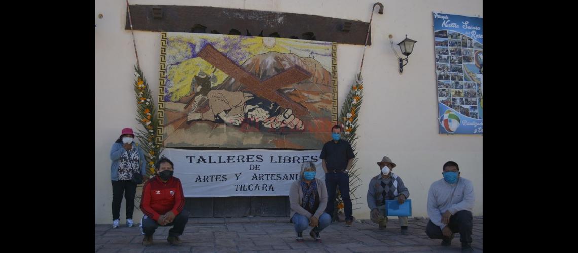 Soacutelo se muestra una ermita en la puerta de la Iglesia de Tilcara