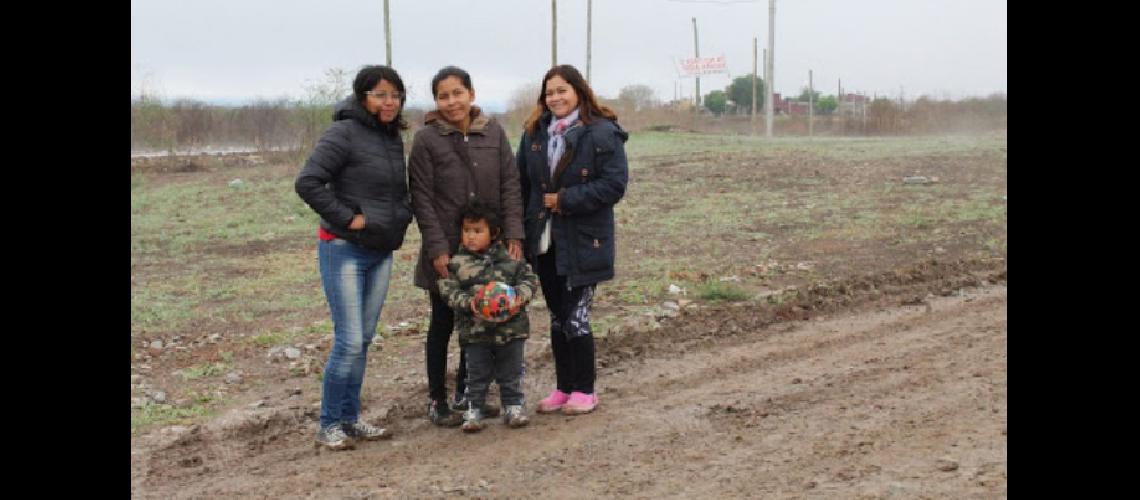 Adjudicaron lotes a familias afectadas por recientes inundaciones en Chijra