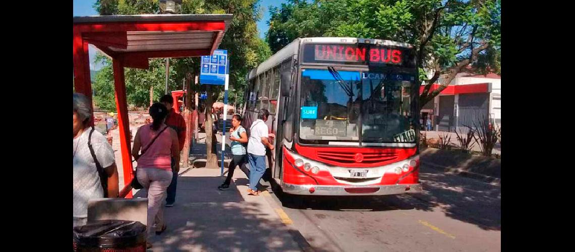 Siguen negociaciones y se restablece el servicio del transporte de pasajeros