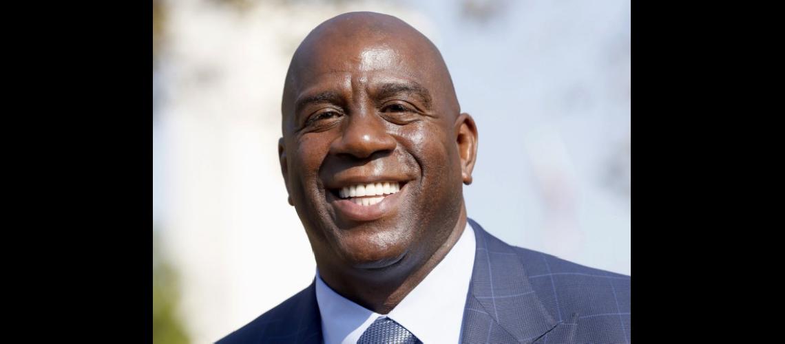 Magic Johnson donaraacute 100 millones de doacutelares