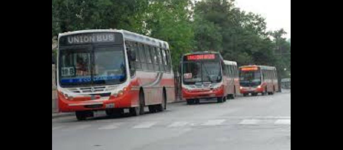 Acuerdo de UTA y FATAP despeja paro del transporte