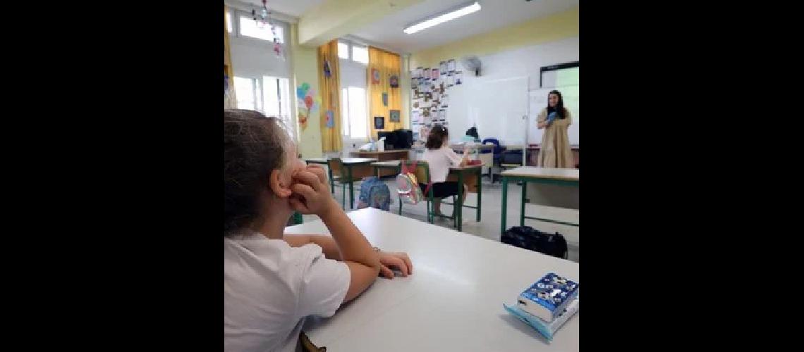 En agosto regresariacutean los alumnos a las aulas