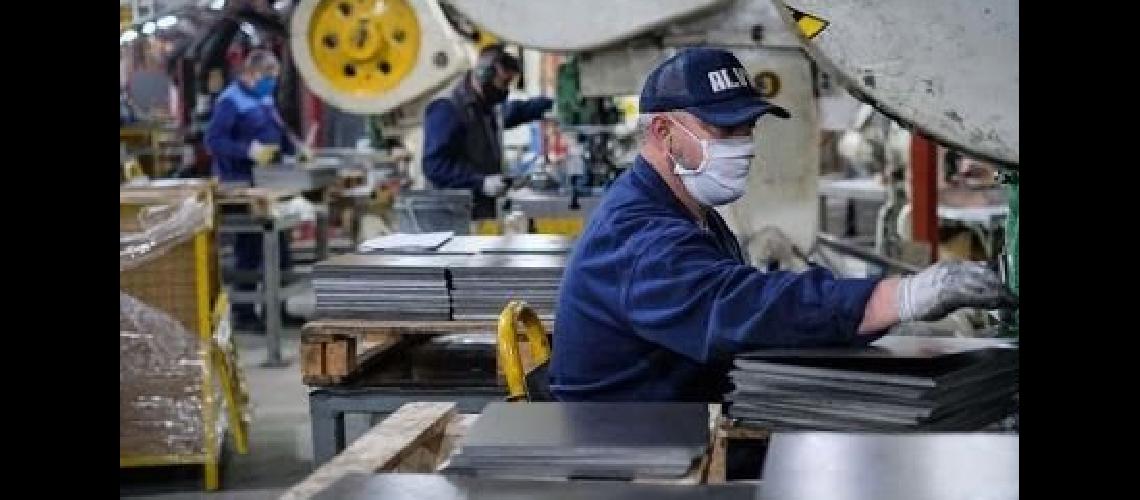 La industria en mayo se recuperoacute 9-en-porciento- y bajoacute 264-en-porciento- interanual