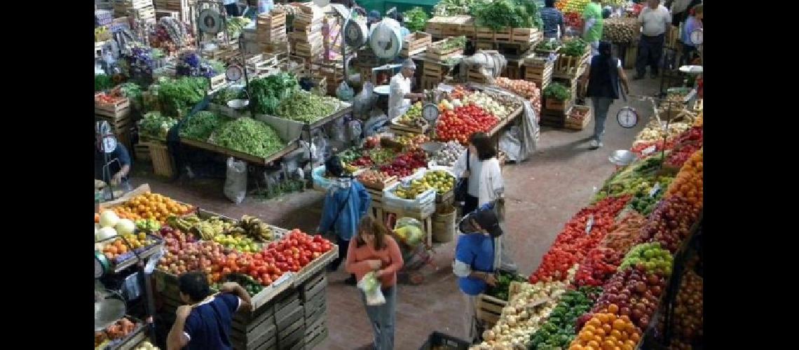 Mercados abriraacuten hasta las 1400 Hs