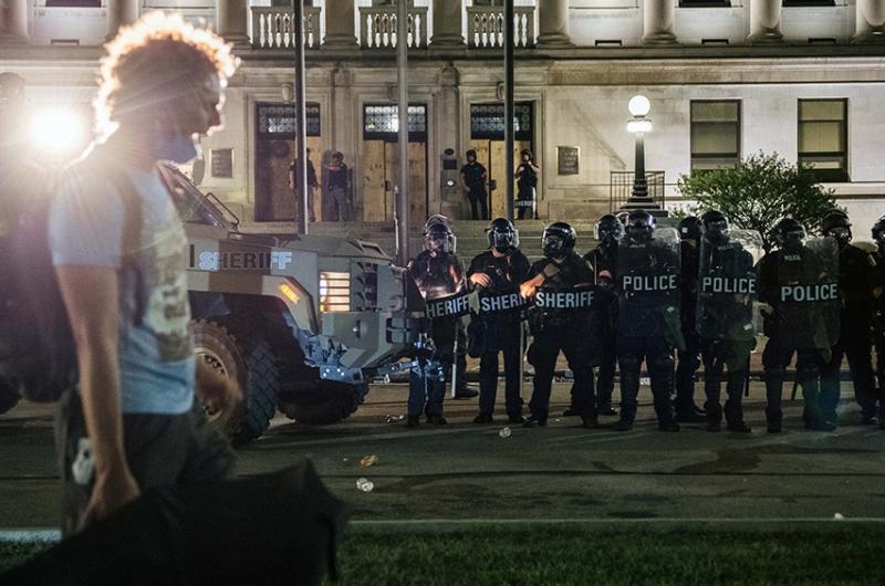 Crece la indignacioacuten en EEUU por la violencia racista policial 