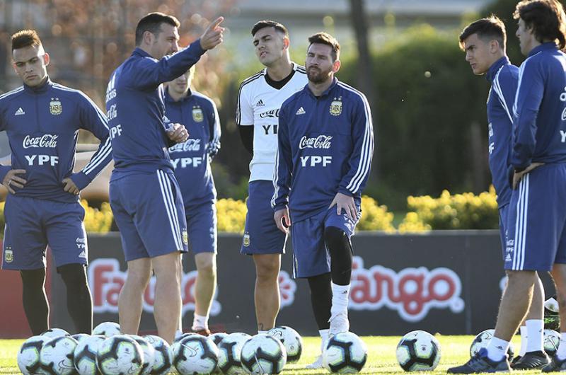 Con Messi y sin Di Mariacutea Scaloni dio la lista preliminar para Eliminatorias