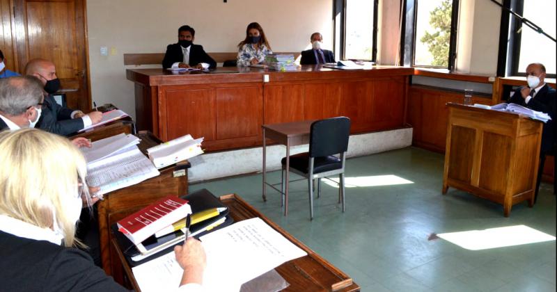  Tribunal integrado por los jueces Sadir Kamada y Puca