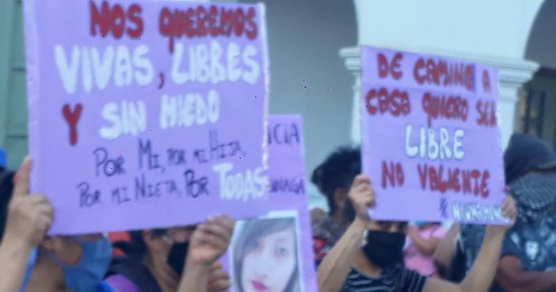 Multitudinaria marcha por pedido de justicia ante femicidios y violencia de geacutenero