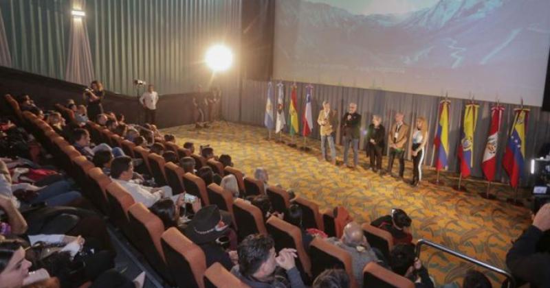 Vuelven el turismo interno los teatros y cines en la Provincia