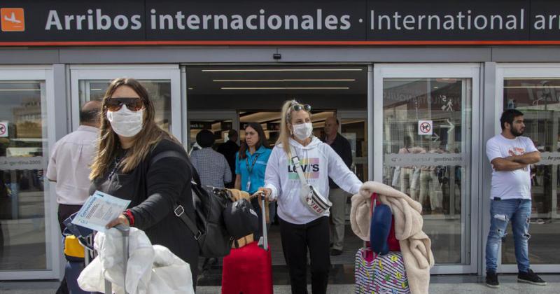 El Gobierno abriraacute las fronteras para el ingreso de turistas de paiacuteses limiacutetrofes