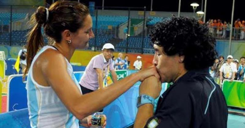 Luciana Aymar ex capitana de Las Leonas junto a Diego la leyenda