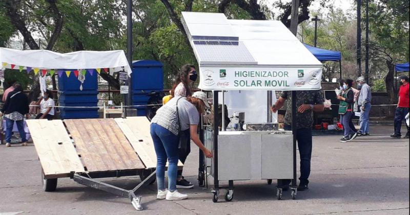 Presentaron higienizador solar moacutevil creado en la provincia
