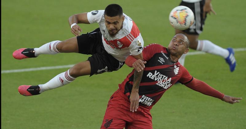 River sufrioacute pero pasoacute a cuartos de final de la Copa Libertadores