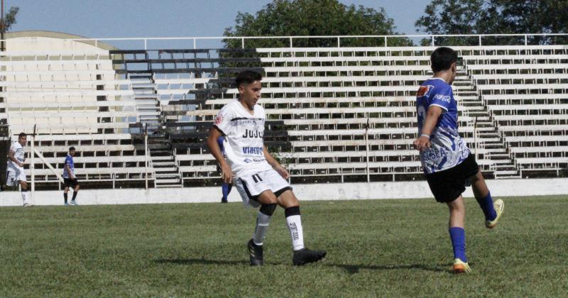 Zapla no tuvo piedad y humilloacute a Universitarios apabullaacutendolo por 10 a 0