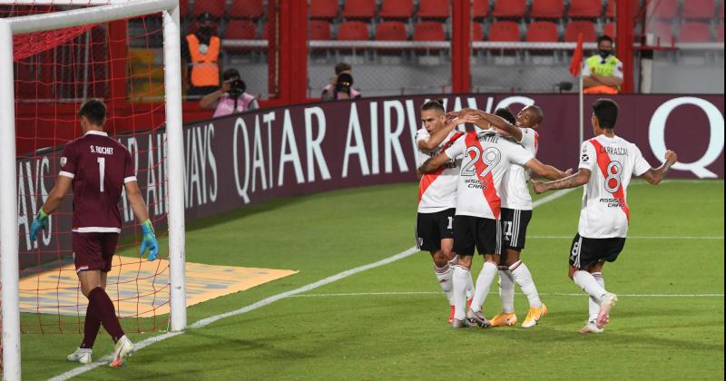 River vencioacute a Nacional por 2 a 0 en el partido de ida