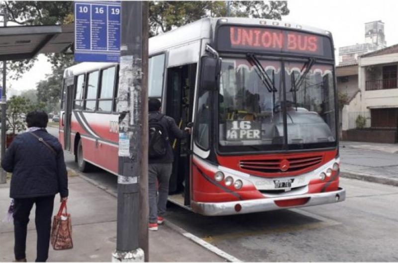 Crisis en el transporte-  Santa Ana absorberaacute a personal de Unioacuten Bus