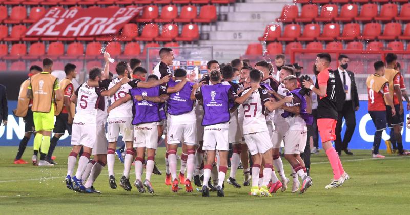 Lanuacutes eliminoacute a Independiente y estaacute en semifinales