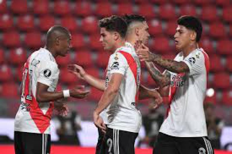 River enfrenta a Arsenal con la vuelta de Enzo Peacuterez