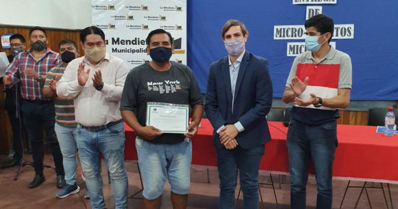 21 emprendedores recibieron creacuteditos Microsol