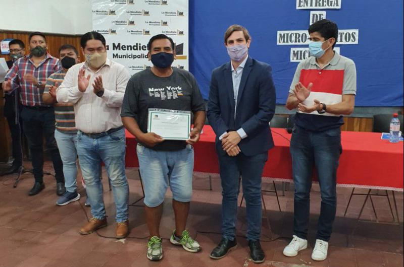 21 emprendedores recibieron creacuteditos Microsol