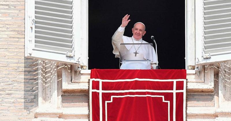 El papa Francisco iniciaraacute un 2021 de agenda cargada