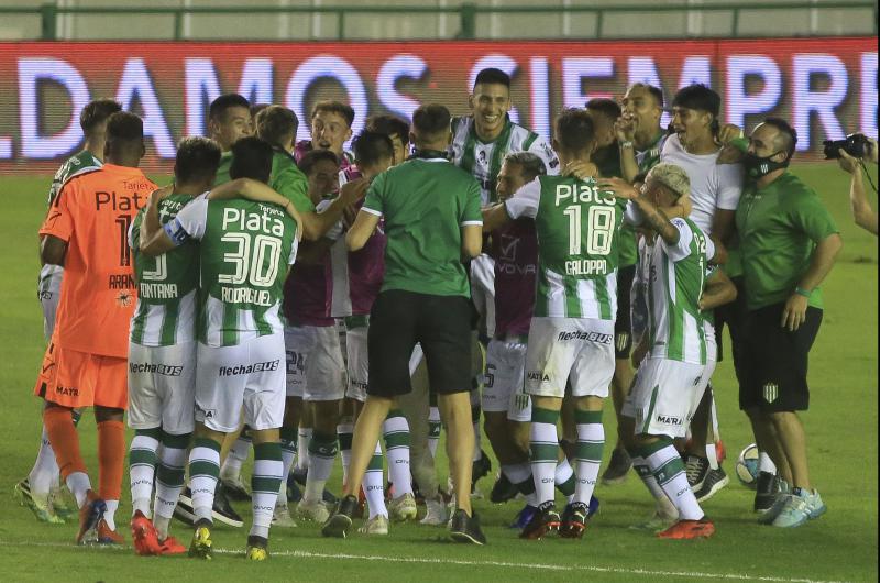 Banfield goleoacute a San Lorenzo y es finalista 