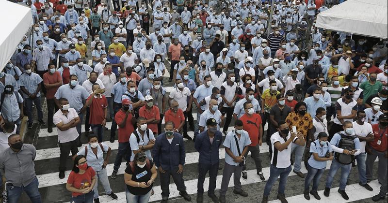 Trabajadores de Ford protestaron contra el cierre de faacutebricas en Brasil