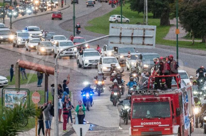 Benavides  recibioacute una efusiva bienvenida del pueblo saltentildeo