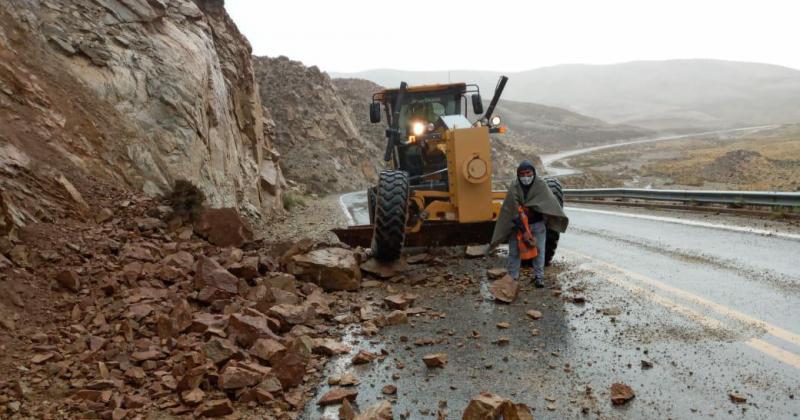 Vialidad asiste y releva caminos de la puna tras las lluvias