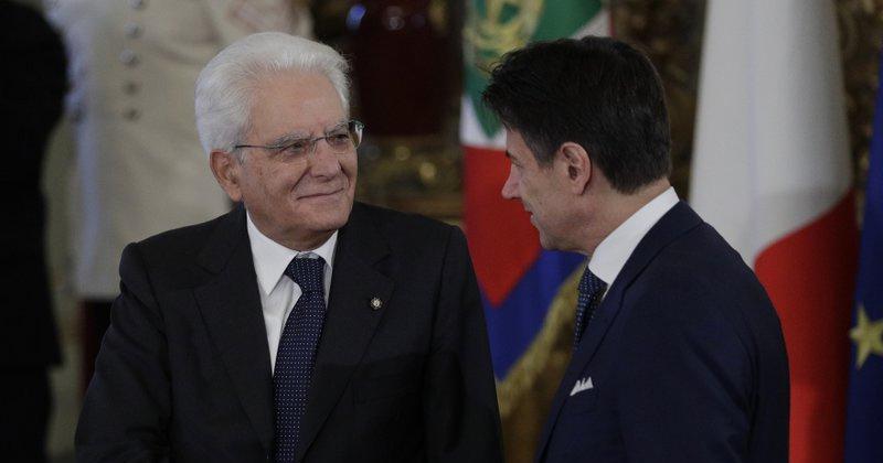 El premier italiano renuncioacute pero espera volver al Gobierno 